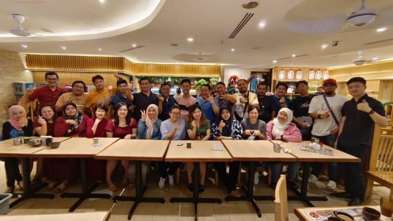Leader dan manager